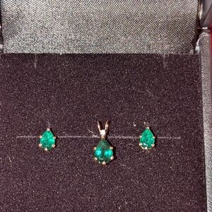 Emerald Jewelry Set